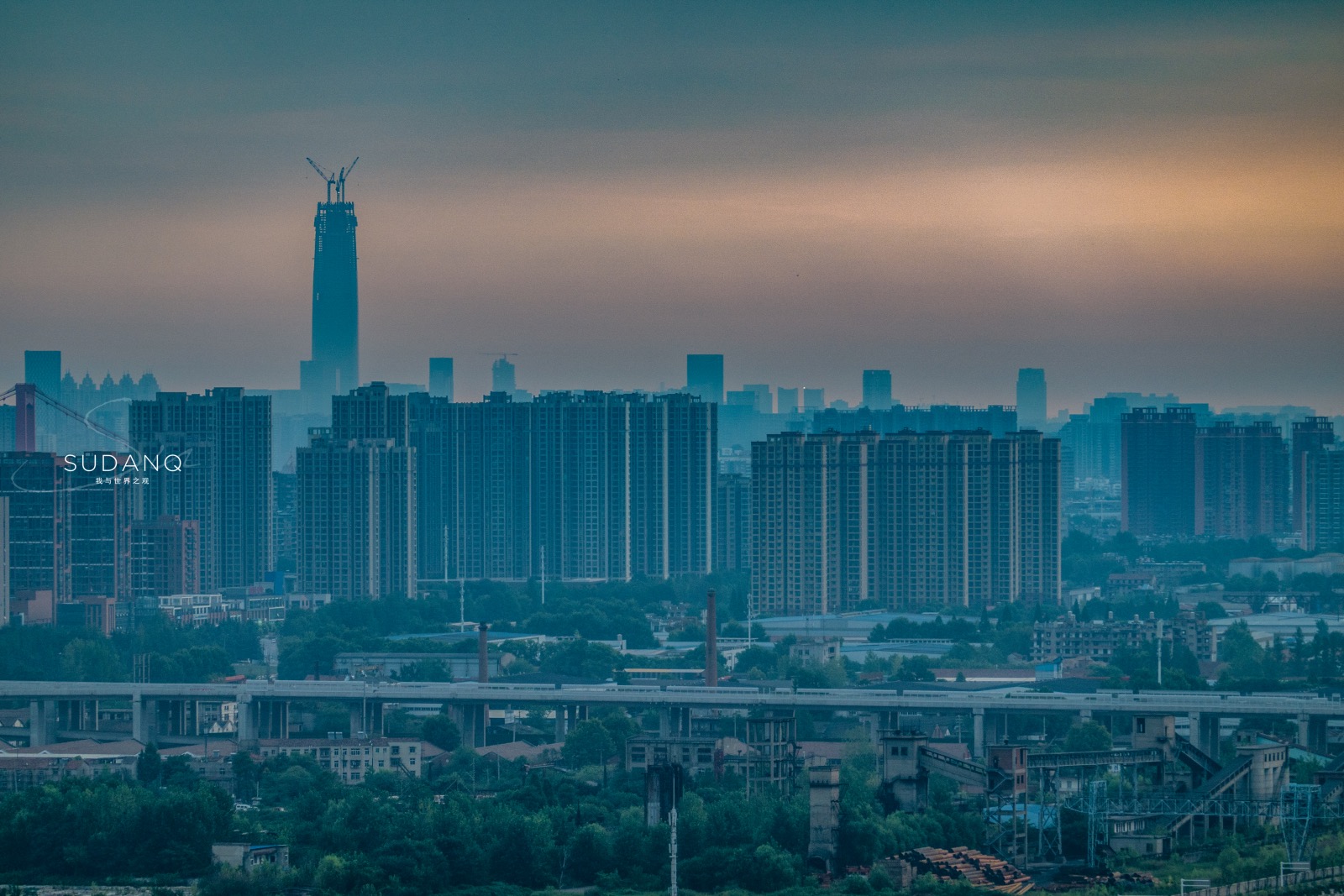 武汉绿地中心,本将是中国第一摩天大楼,网友却赐名“平头哥”