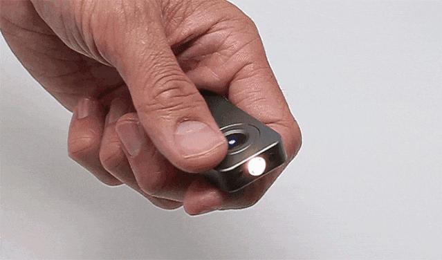 野外必备EDC，一把刀+一个手电，防尘防水耐摔，自己就能去冒险