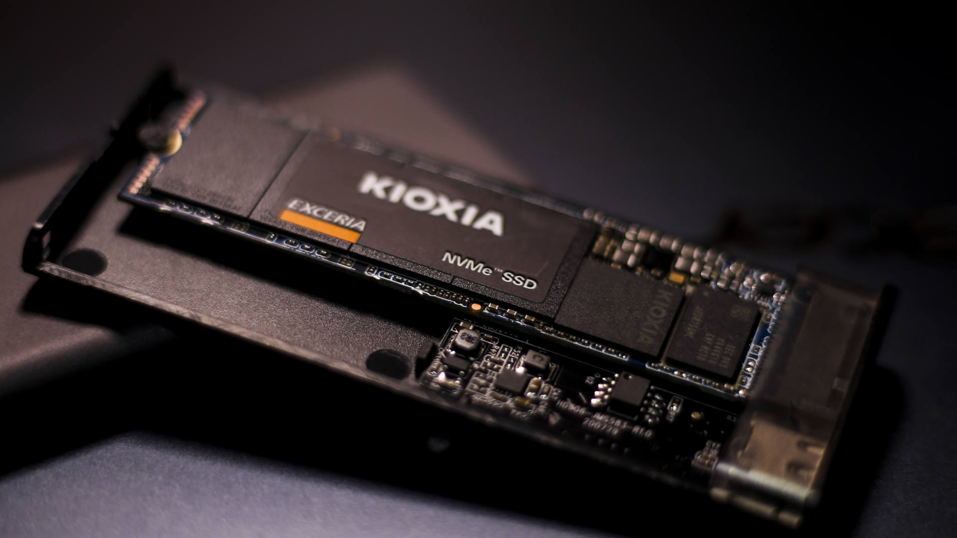 铠侠240g固态硬盘怎么装,foresee固态硬盘和铠侠哪个好