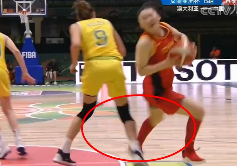 输球又输人！澳大利亚球员争议性手势+不友好伸腿，博古特教的？