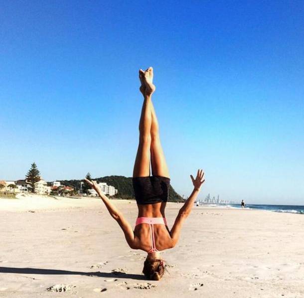 练瑜伽失误瞬间,练瑜伽时肩和脊柱僵硬