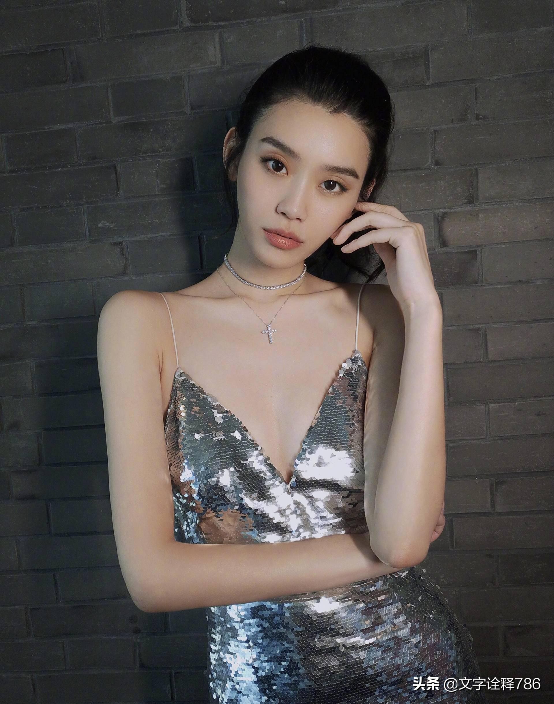 何猷君奚梦瑶维密摔跤,奚梦瑶维密秀摔跤视频