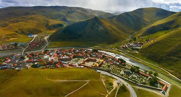 从康定开始一路都是绝美风景,从康定到新都桥景色视频