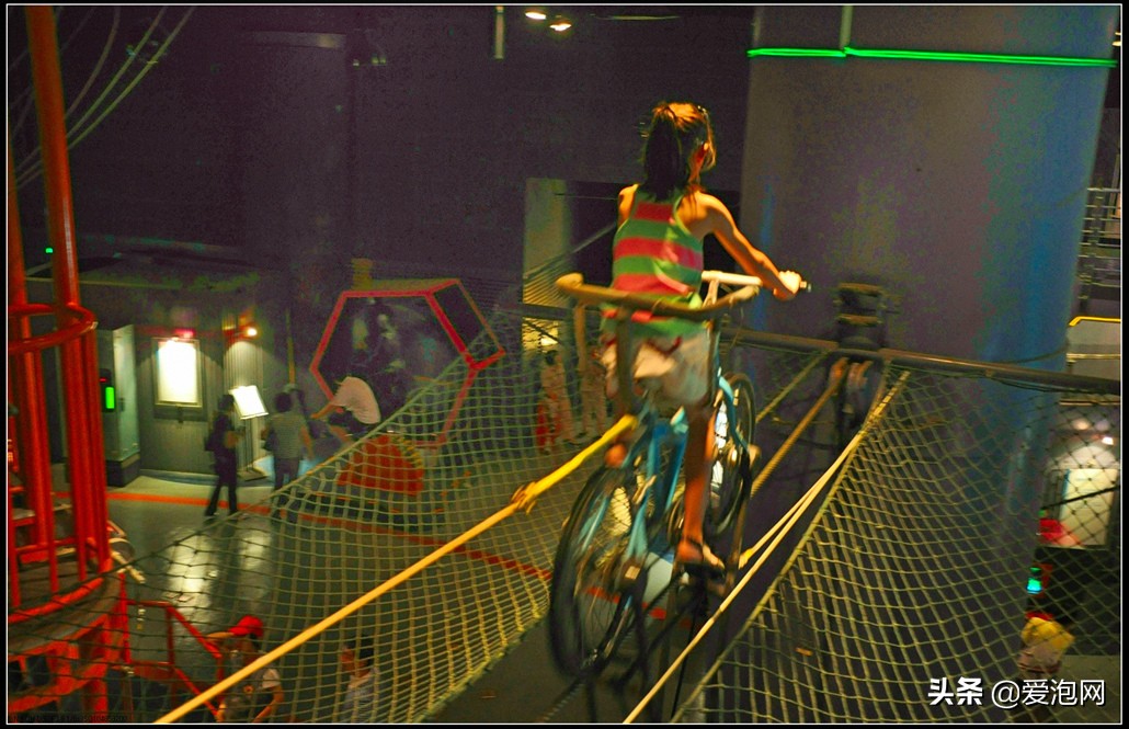 上海天文馆和科技馆哪个更值得去,上海自然博物馆和科技馆哪个好玩