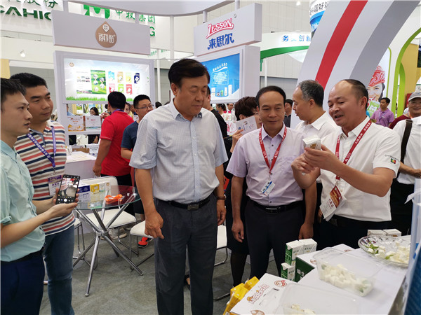 特中选优,优中选特——水牛奶打响特色优质牌