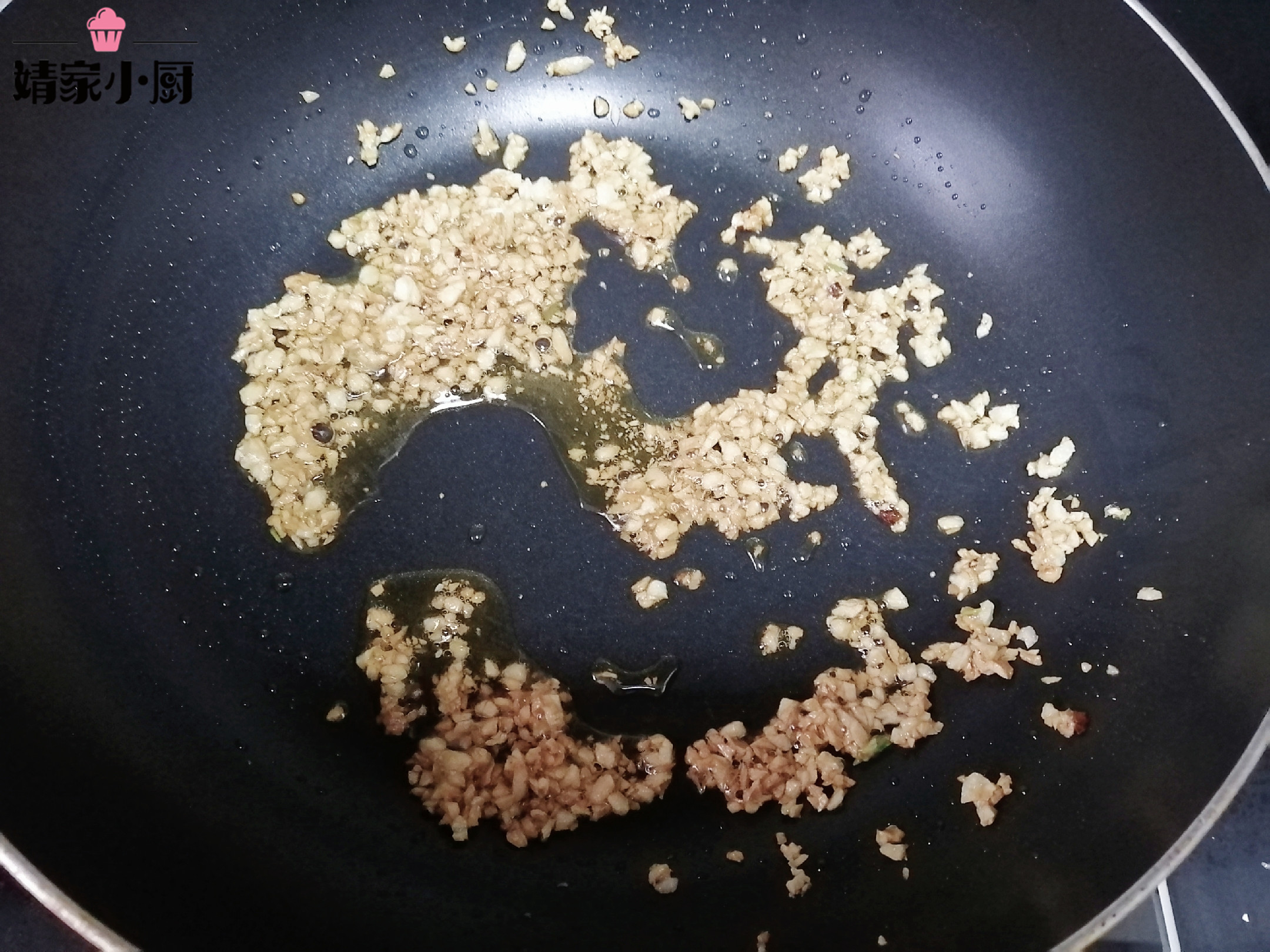 口感酥脆的避风塘炒虾,白灼虾10分钟快手菜