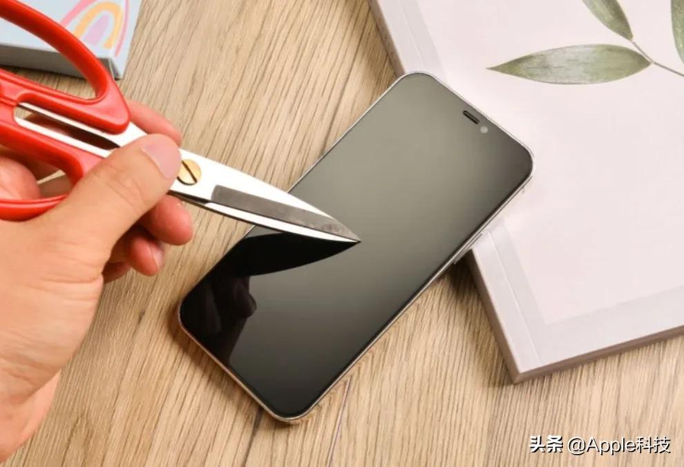 手机保护膜水凝膜好还是钢化膜好,曲屏手机贴钢化膜好还是水凝膜好