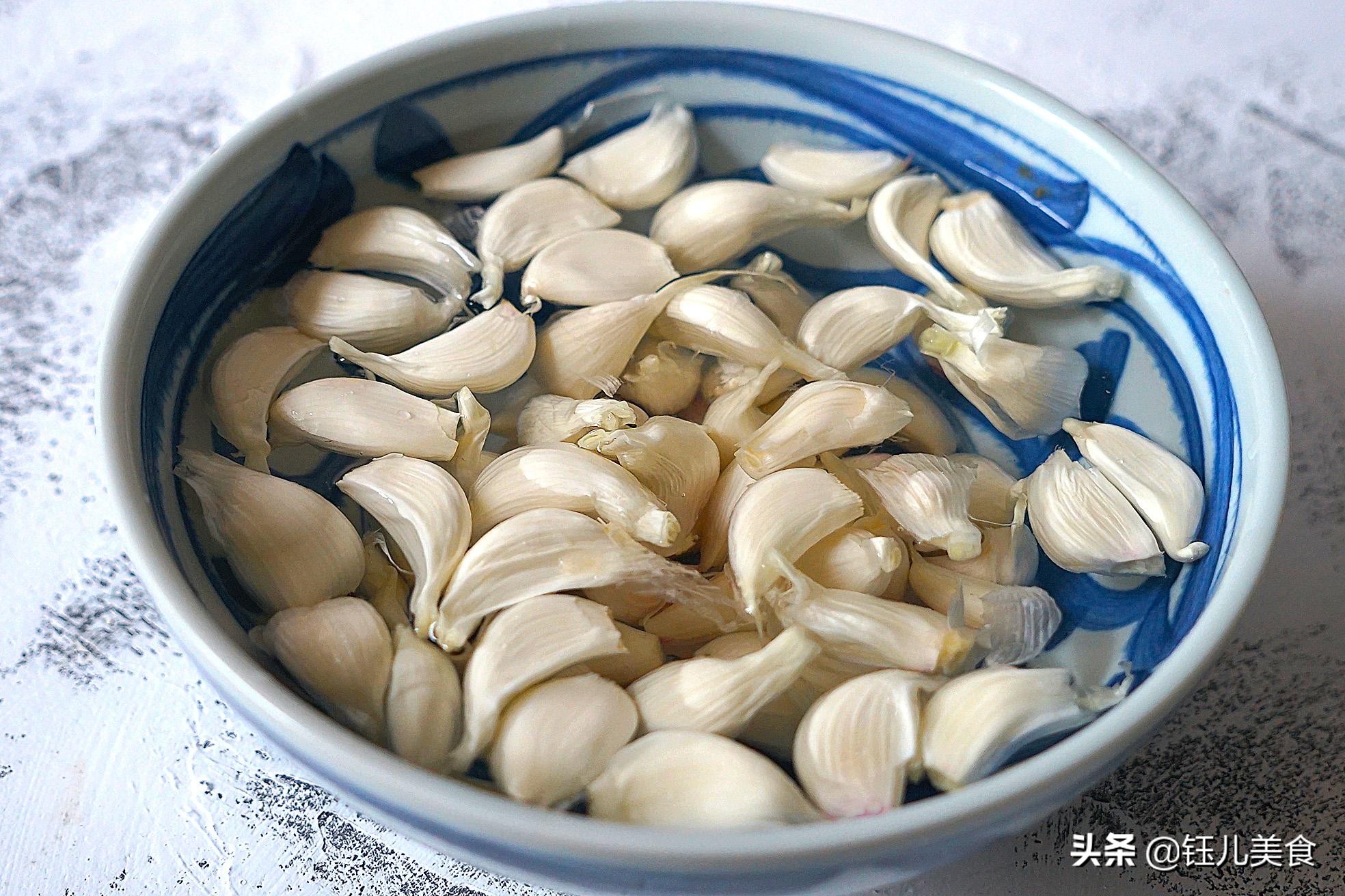 腌制腊八蒜的正确方法视频,翡翠色腊八蒜