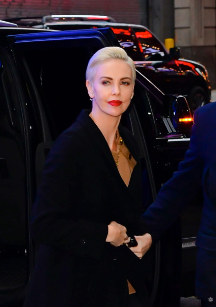 塞皇颜值变化,塞皇颜值巅峰