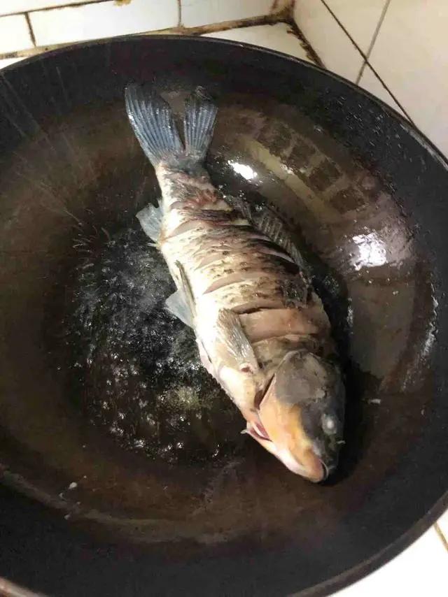 鱼刺卡在喉咙里了喝可乐行吗,鱼刺卡喉咙可别再喝醋了