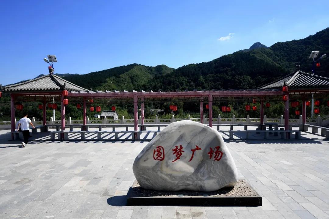 彪炳史册的脱贫攻坚疫情防控,伟大壮举中国脱贫攻坚成就展视频