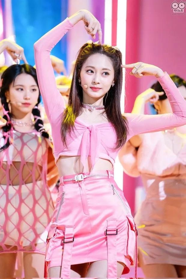 twice队内子瑜跟谁关系最好,跟mina关系最好的twice成员