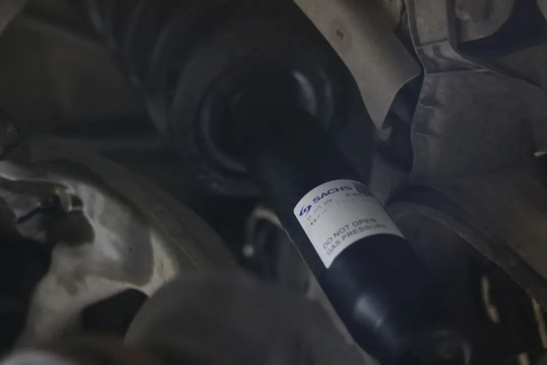 怪兽搞老车：翻新一辆残破生锈的柴油版奥迪A6，翻新后变新车