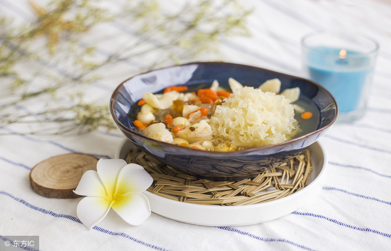 乌鸡祛湿去肝毒,乌鸡养阴益肾