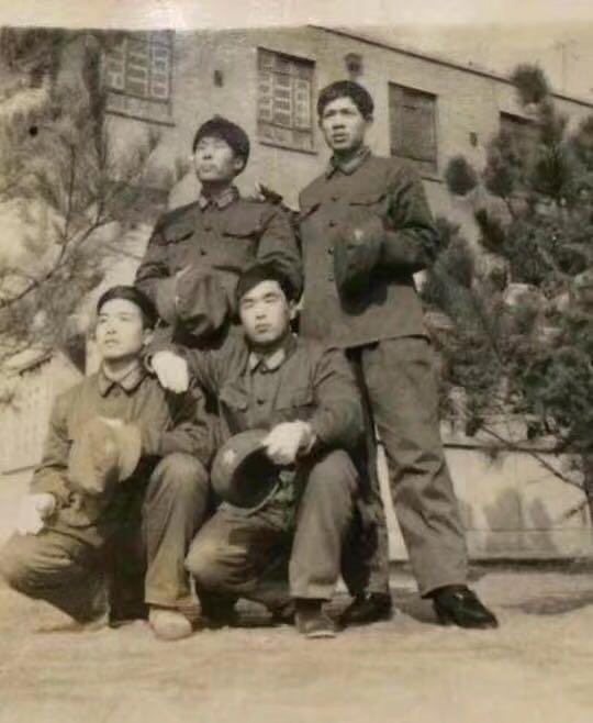 一九六师一零六医院的上空，永远飘扬着战友兄弟情