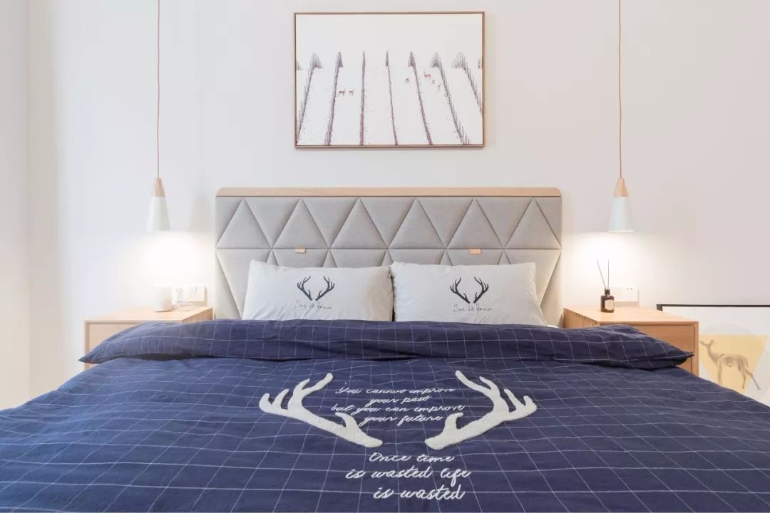 打造舒适的卧室,卧室床头选什么材质