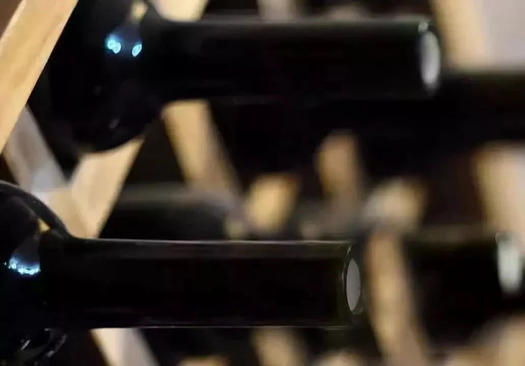 温度过高葡萄酒漏液,葡萄酒螺旋盖更容易出现漏液