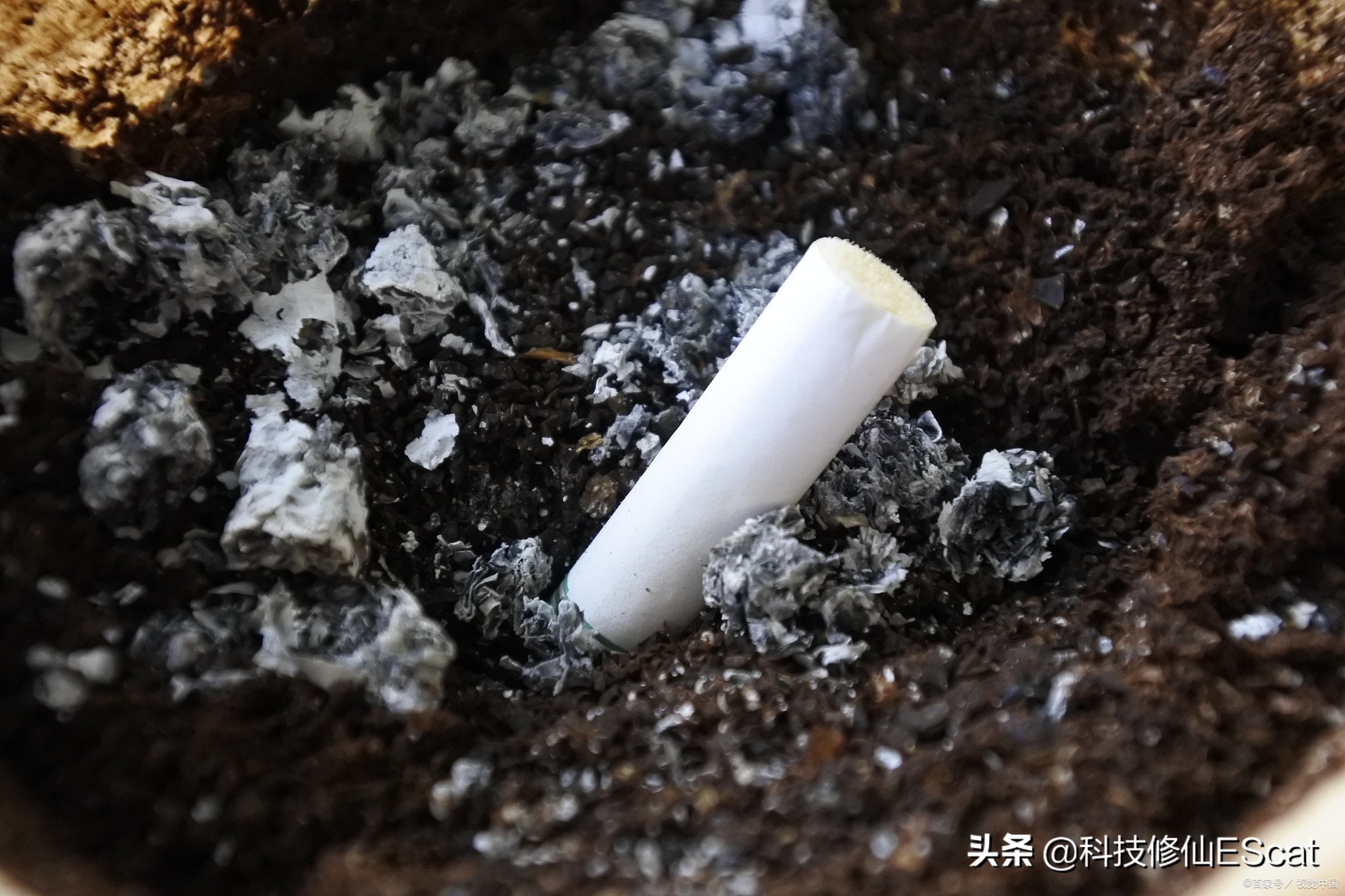 电子烟和香烟哪个危害更大,水烟筒香烟电子烟哪个危害大