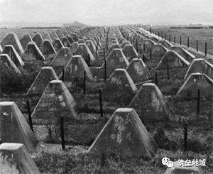 二战海滩上的防御工事,诺曼底海滩上的铁架子是什么