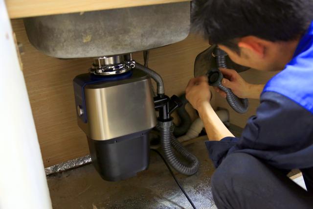 厨余垃圾处理器怎么清理,垃圾处理器堵了怎么清理