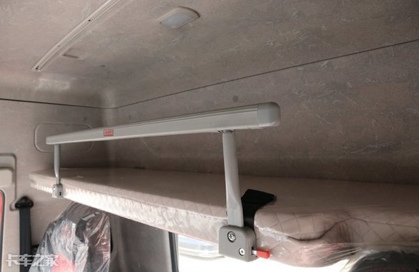 解放悍v轻量化8x2自卸车,解放悍v载货车9米6高栏