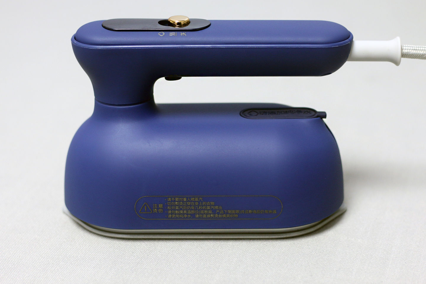 抚平褶皱精致生活——舒乐氏手持挂烫机体验