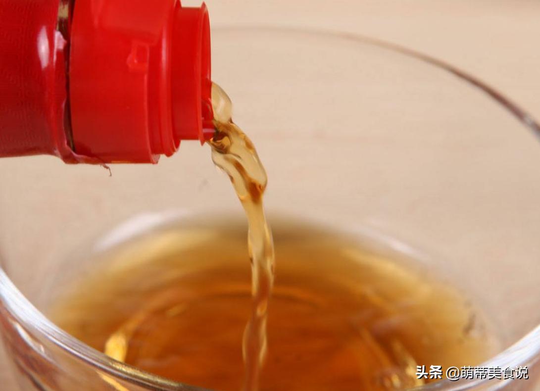 包子有股怪味怎么回事,自己蒸的包子为什么不白