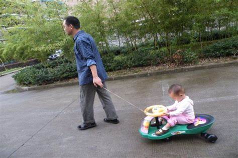 平衡车扭扭车滑板车,成人扭扭车滑板车教程