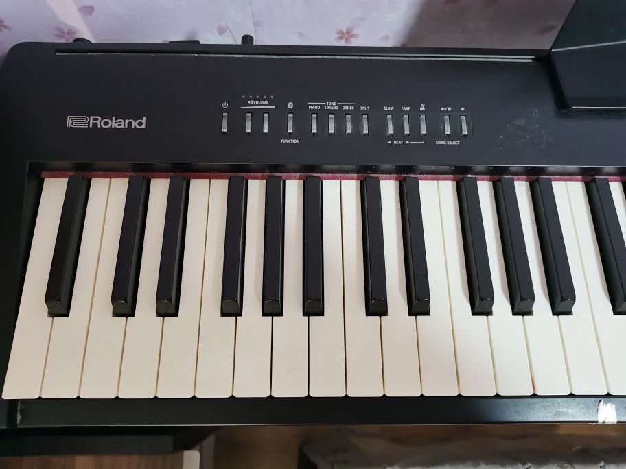 初学者如何选3000-4000左右的电钢琴,电钢琴初学者买什么价位的好