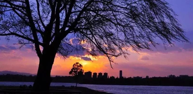 云南昆明小西湖,距离昆明3个小时车程的绝世仙境