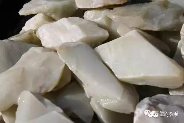 和田玉的识别一招鉴定和田玉真假,怎么分辨真和田玉和假的和田玉