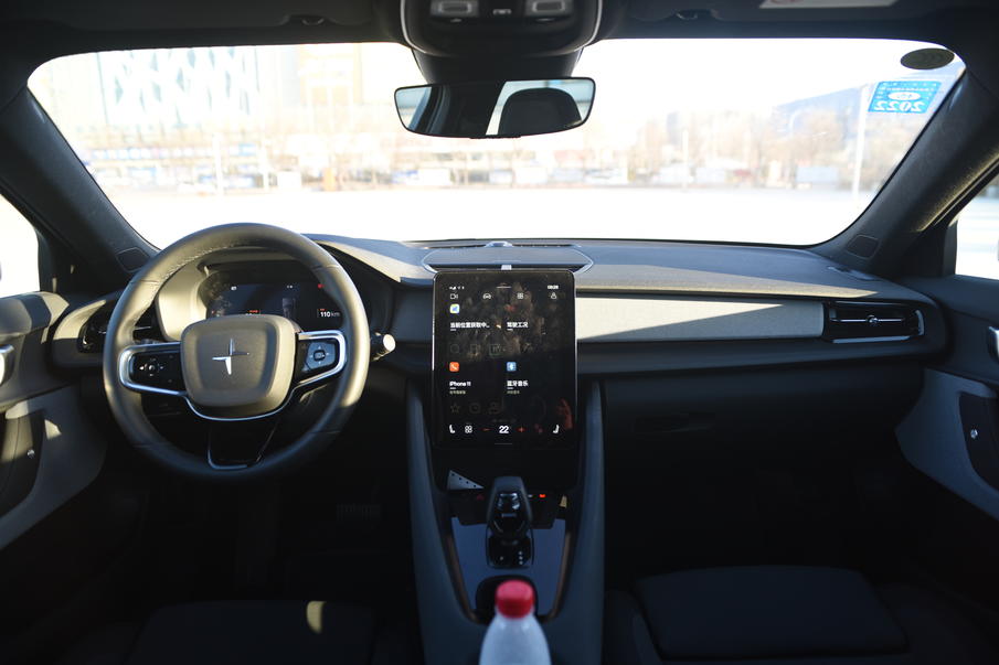 特斯拉新款model3与极星2,特斯拉新款model3和极星2