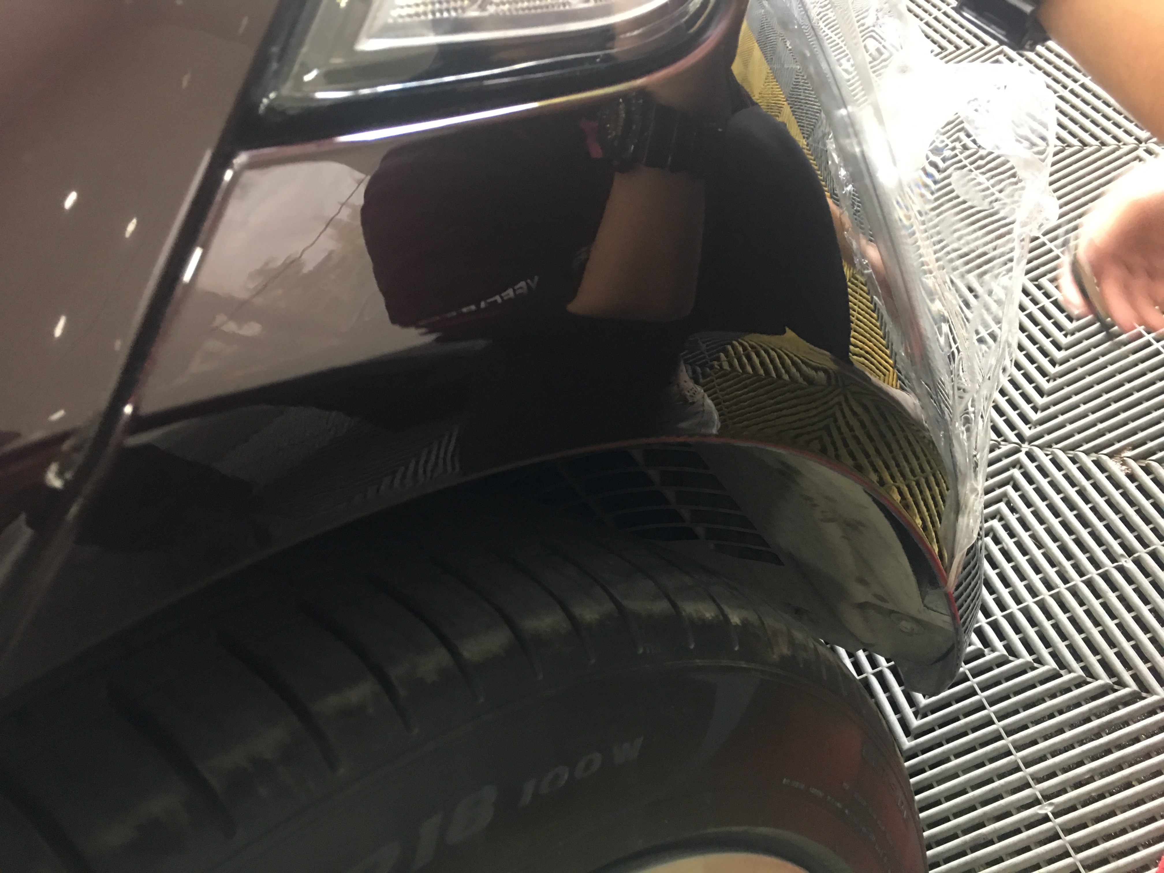 解密隐形车衣背胶的秘密,哪种隐形车衣不流胶