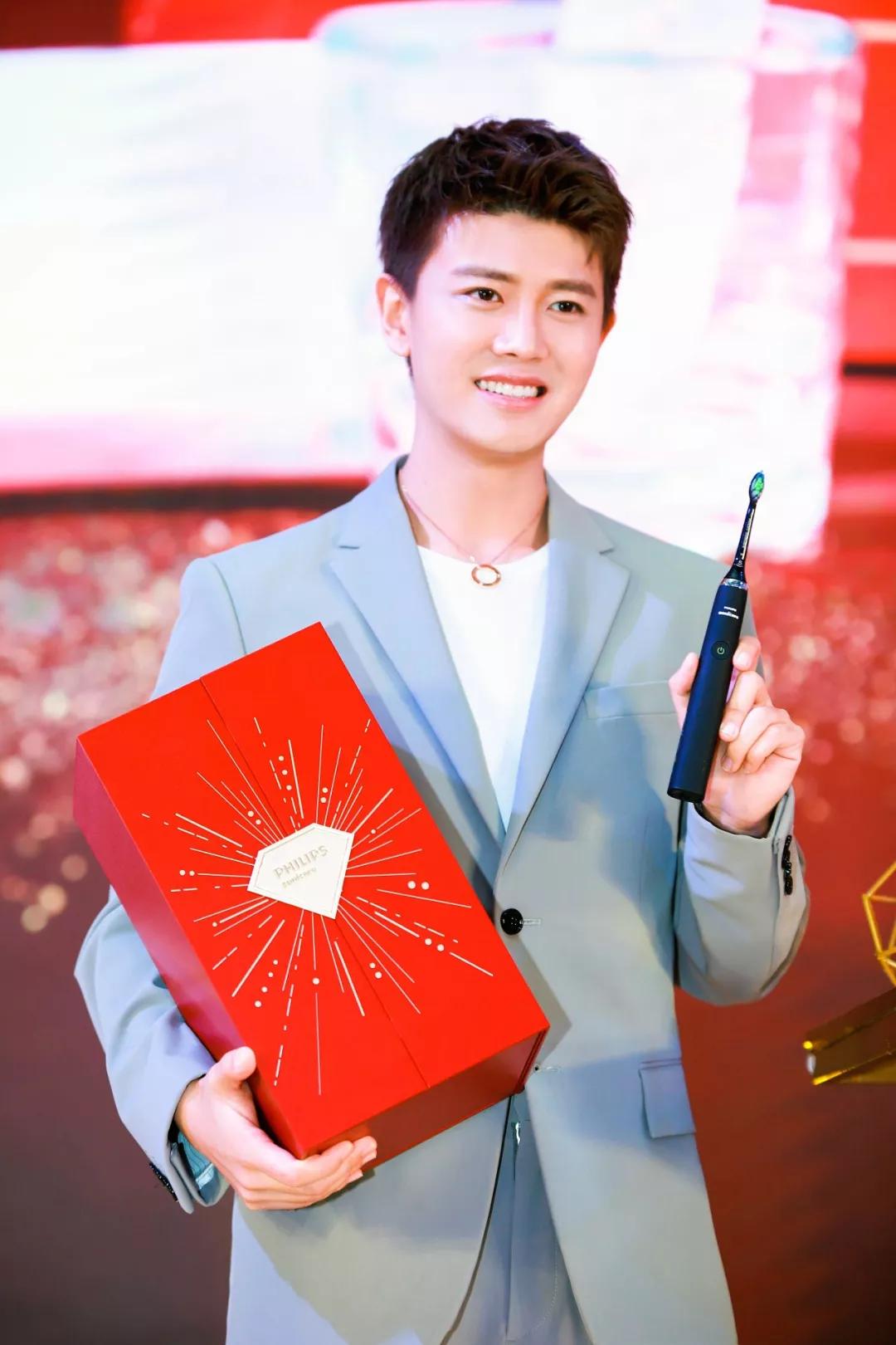 《锦衣之下》定档!任嘉伦为你解锁新年双重宠粉惊喜