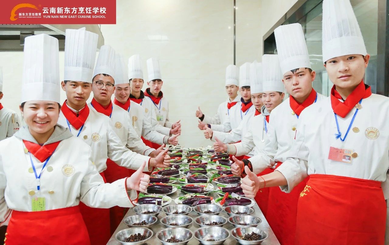 厨师证真假怎样查,如何考取厨师证快速了解