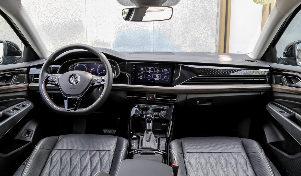 18款最顶配帕萨特还能值多少钱,不愧是b级车的标杆