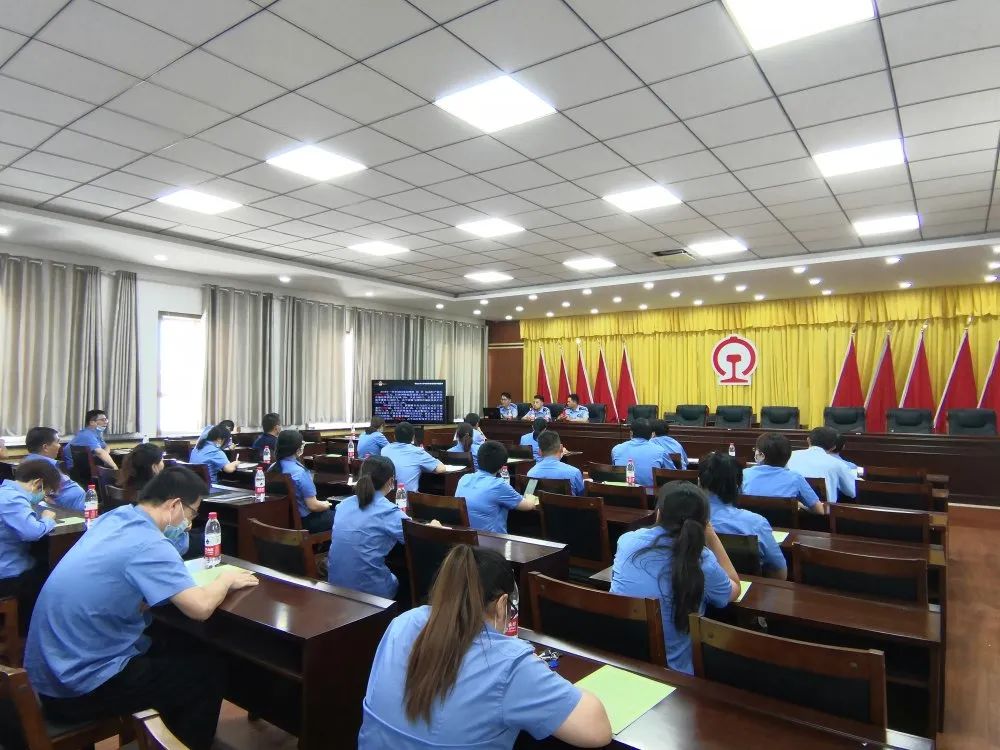 *疆新**铁警教您练成火眼睛睛！看穿那些坑蒙拐骗！