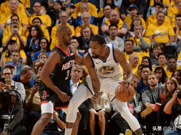 裁判无视快船犯规激怒库里,裁判偏袒勇士了吗