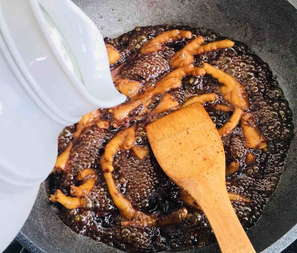 玉骨鸭爪怎么做才好吃,妈妈做的鸡爪实在太美味了