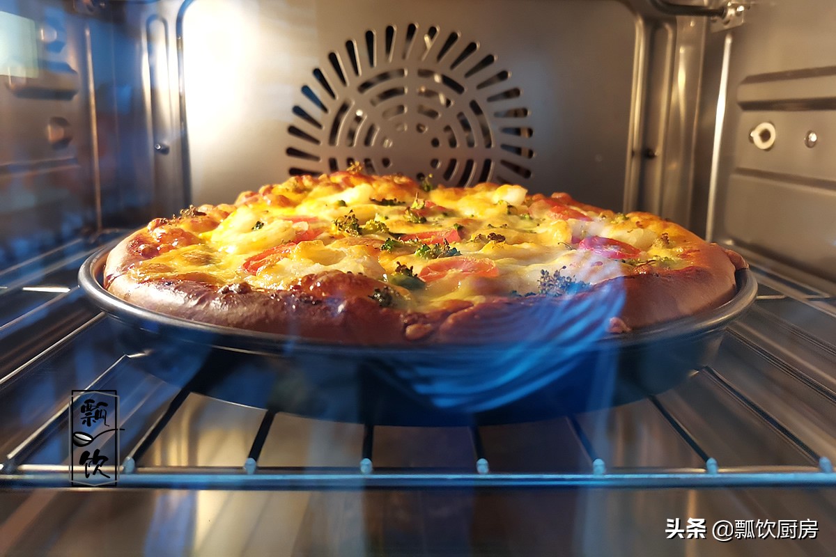 在家做好吃的披萨的方法,懒人做法在家就可以做披萨