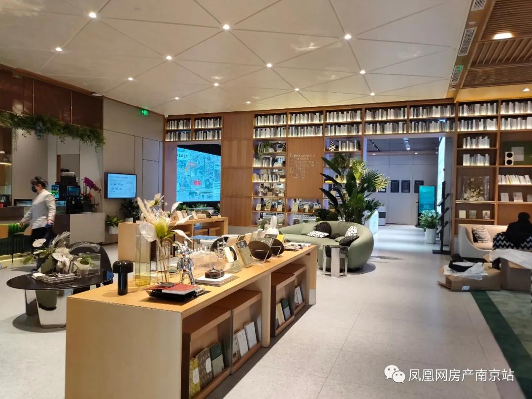 开心农场小区种菜,小区住户在院内玩开心农场