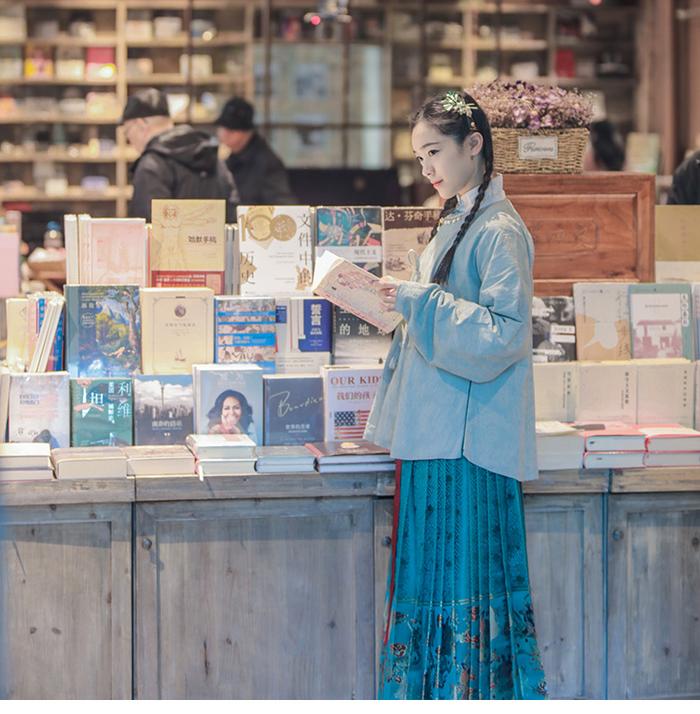 汉服的面料和使用方法,面料为棉质的春夏款汉服