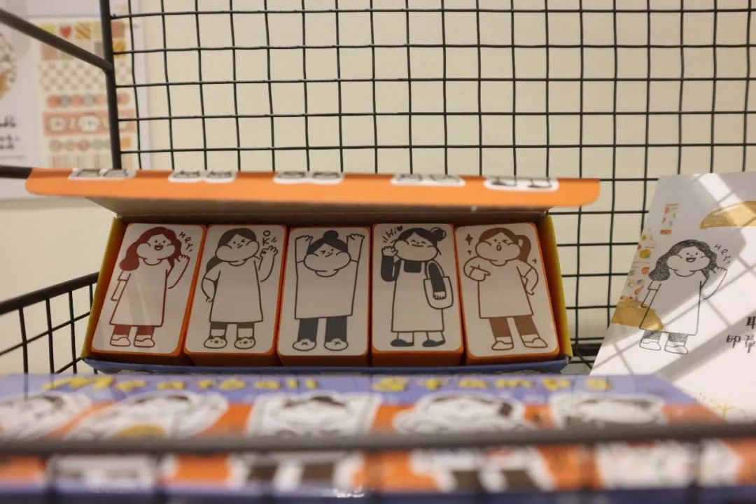 买文具视频,买开学文具