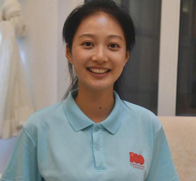 领诵归来后,中国传媒大学校花冯琳,新的努力方向是什么?