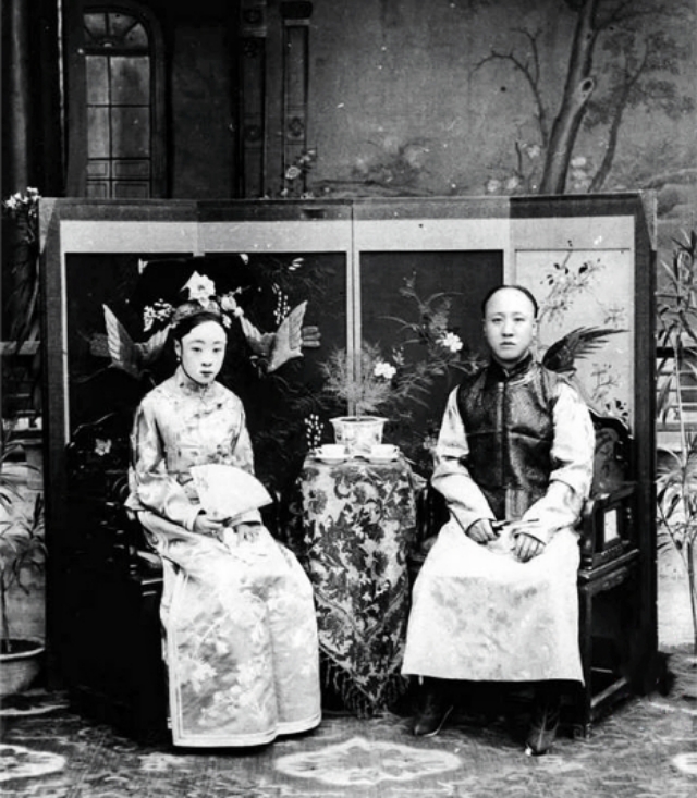 溥仪死后爱新觉罗家族,末代清朝皇帝爱新觉罗溥仪简介