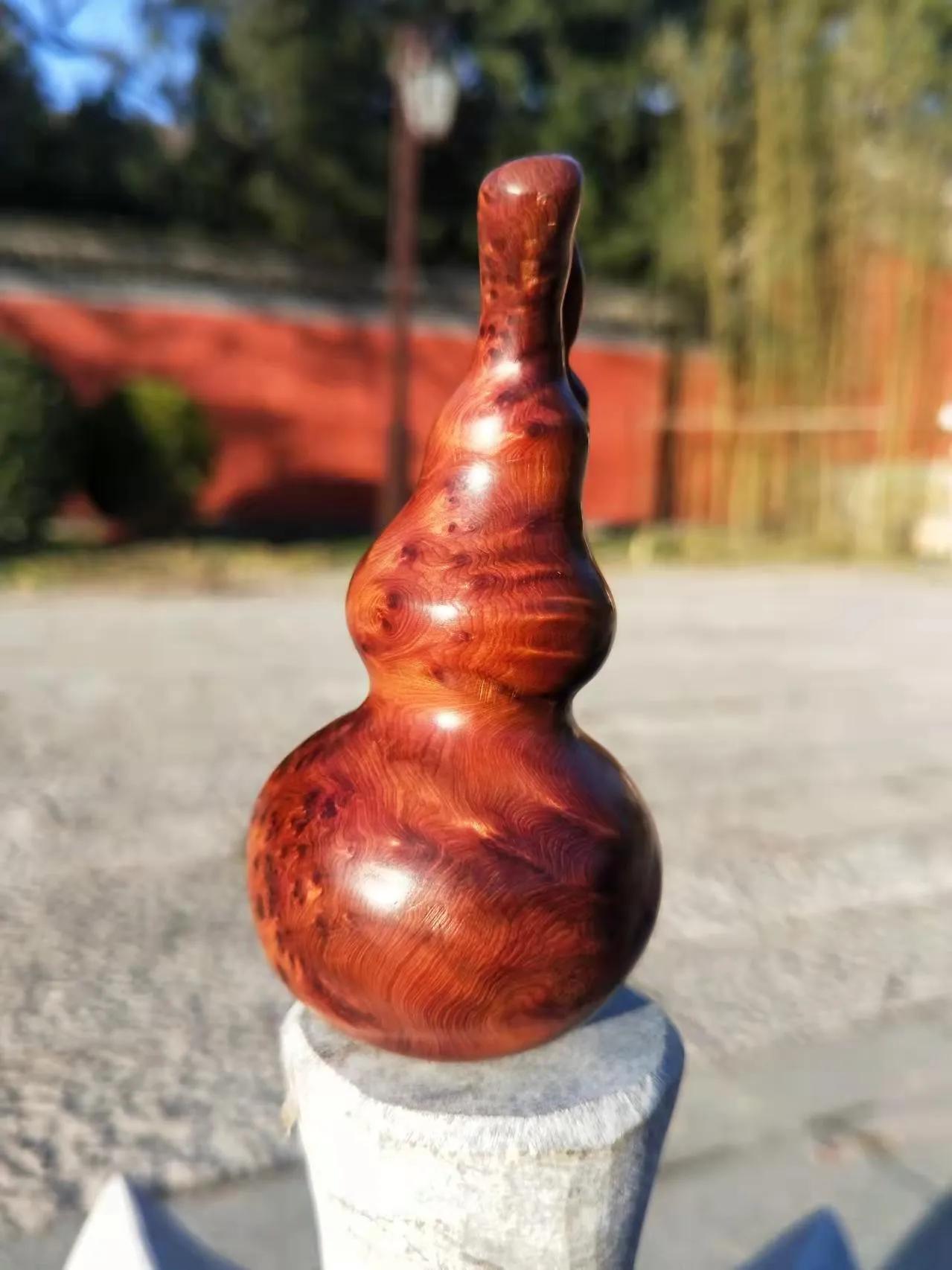 怎么盘玩琥珀木手把件,怎样盘玩榆木把件