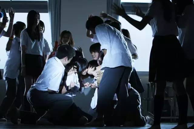 笤帚戳*体下**,血流不止、处女膜受损,8岁女童的校园之殇