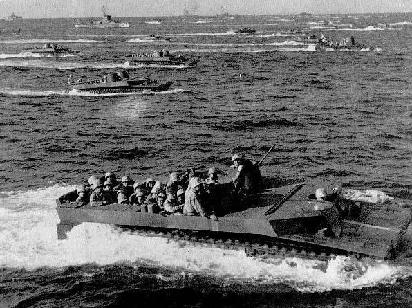 美军两栖攻击舰起火,美国二栖攻击舰和075对比