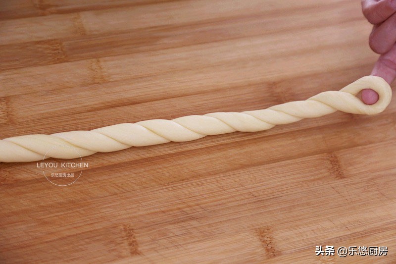 酥脆的麻花怎么和面做,和麻花一样的面包