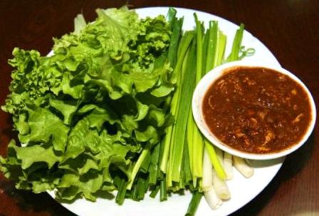 为什么东北人那么爱吃东北大酱,为什么说东北大酱一般人吃不下去